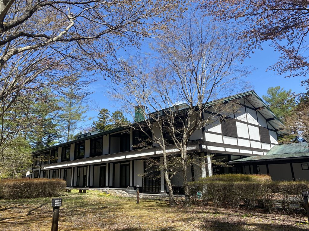 軽井沢 上ノ原別荘地の大型保養所 軽井沢 上ノ原別荘地の大型保養所